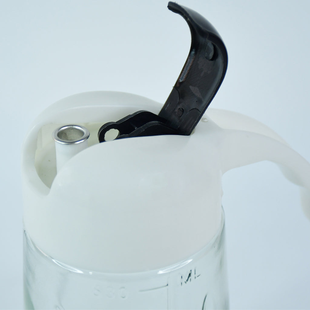 Kitchen Glass Oil Bottle Dispenser Automatic Opening Closing Home Bottles For Oil And Vinegar Honey Olive Oil Container (630ml)